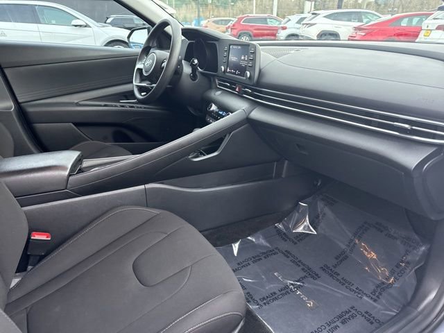 Used 2021 Hyundai Elantra Blue image 9
