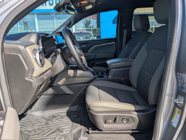 Used 2024 Chevrolet Colorado ZR2 w/ Technology Package AWD/4WD image 10