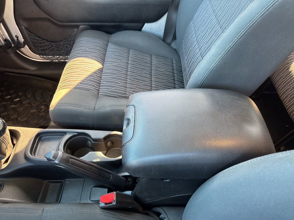 Used 2011 Jeep Wrangler Unlimited Sport AWD/4WD image 34