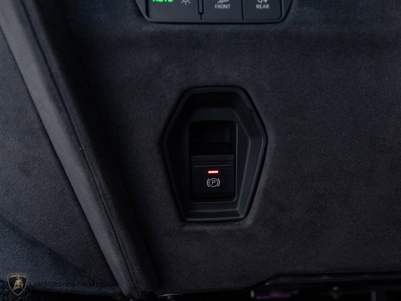 Used 2025 Lamborghini Revuelto image 26