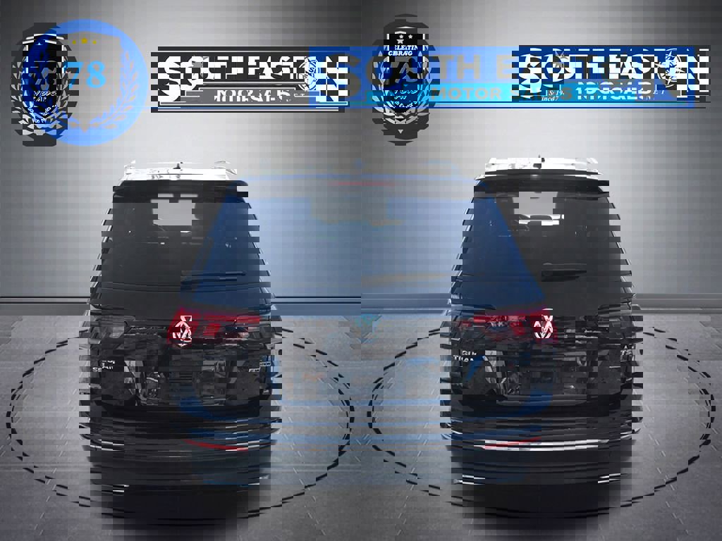 Used 2018 Volkswagen Tiguan SEL image 4