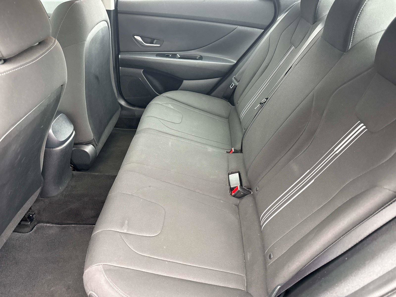 Used 2022 Hyundai Elantra SEL image 13