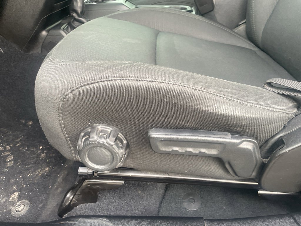 Used 2018 Jeep Wrangler Unlimited Sport S image 23