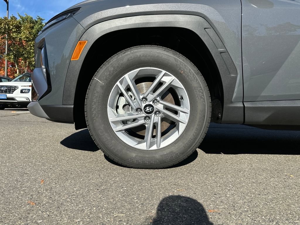 Certified 2025 Hyundai Tucson SE image 17