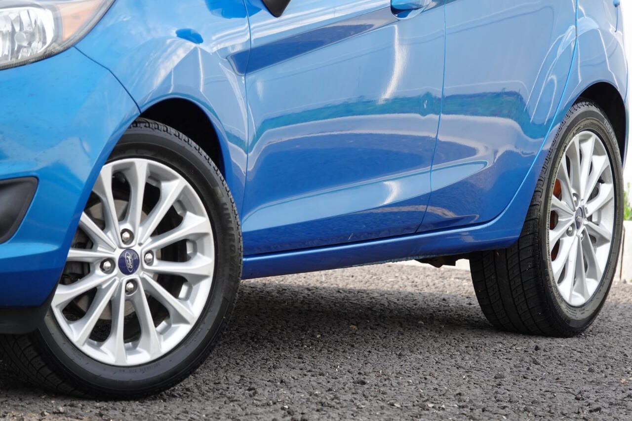 Used 2014 Ford Fiesta SE w/ Equipment Group 201A FWD image 8