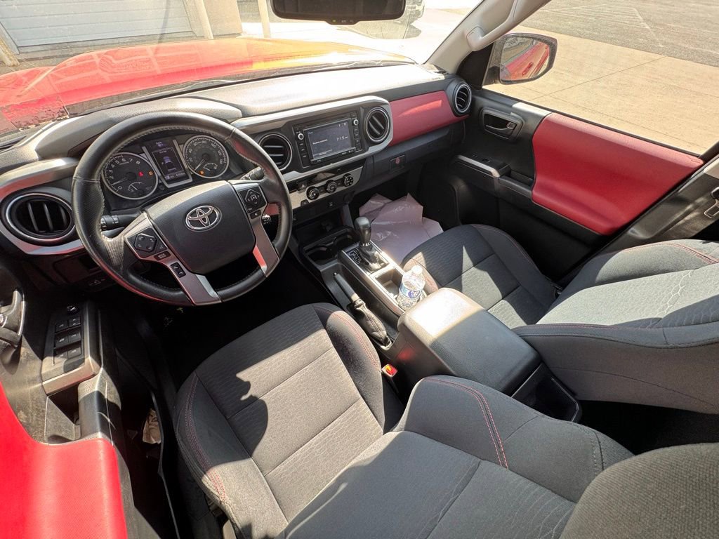 Used 2017 Toyota Tacoma SR5 w/ Tow Package image 12