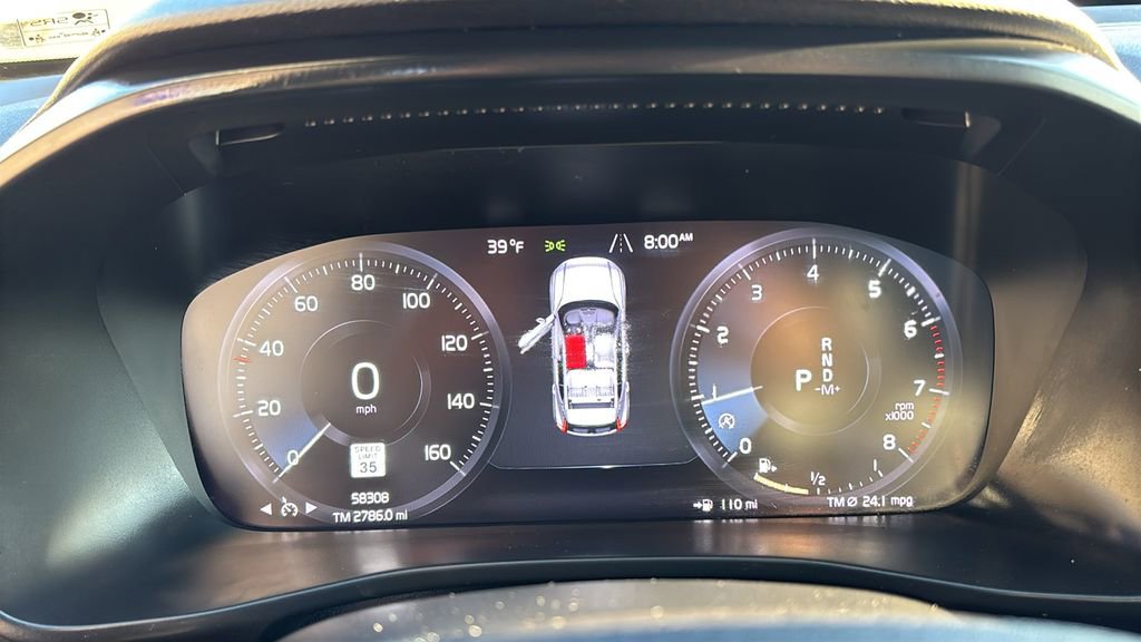 Used 2021 Volvo XC40 T5 R-Design w/ Climate Package image 15