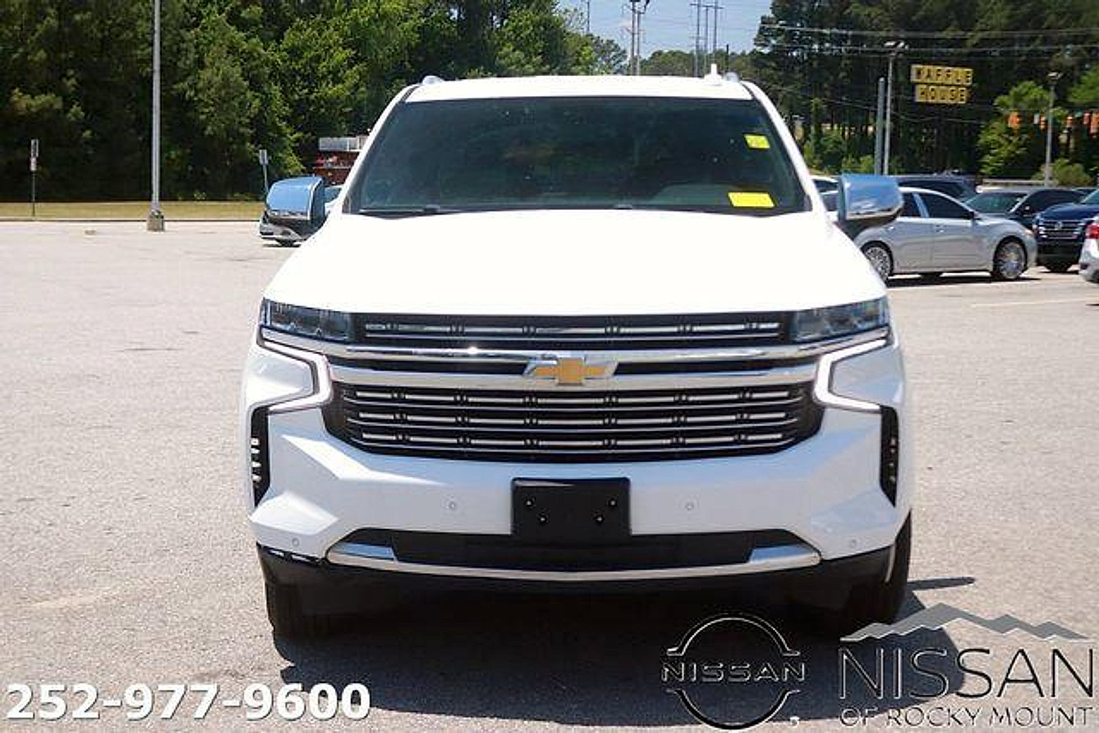 Used 2023 Chevrolet Suburban Premier RWD image 2