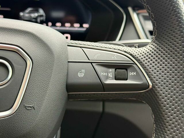 Used 2023 Audi SQ5 Premium Plus w/ Premium Plus Package image 31