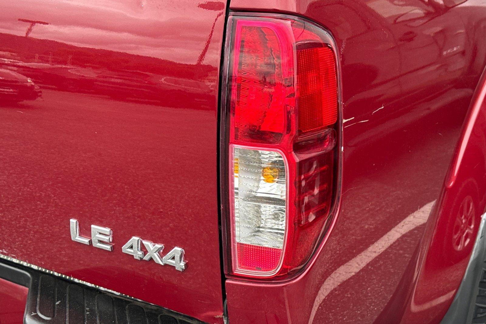 Used 2006 Nissan Frontier LE w/ (X01) Leather Pkg AWD/4WD image 7