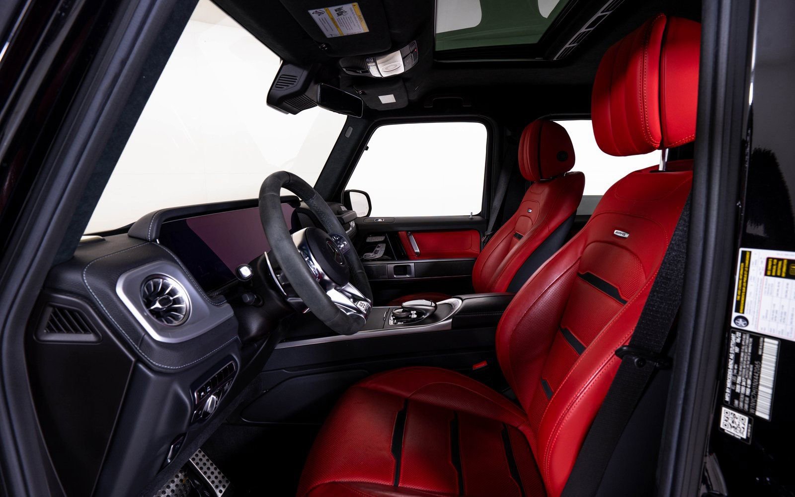 Used 2022 Mercedes-Benz G 63 AMG 4MATIC w/ AMG Night Package image 18