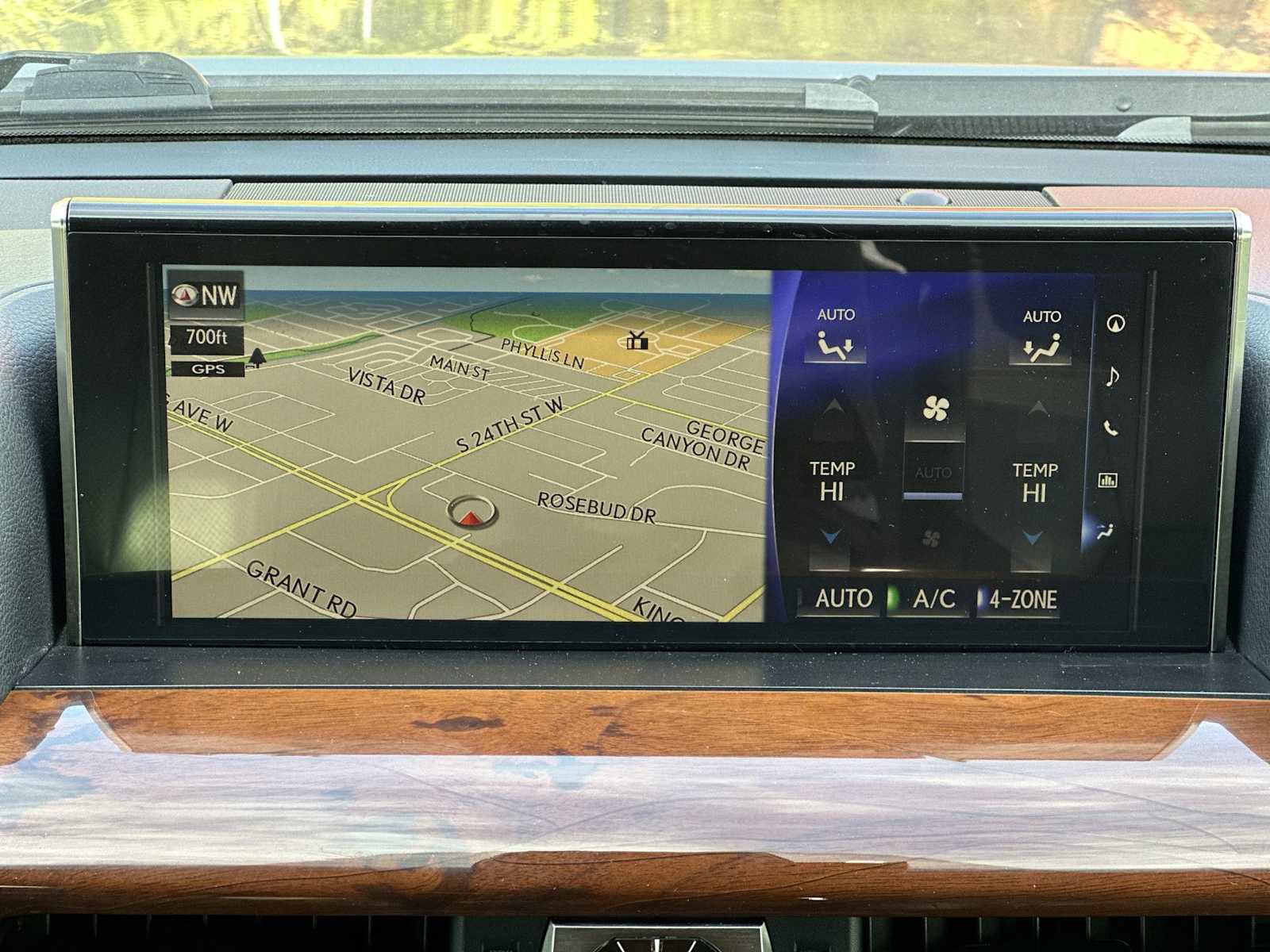 Used 2017 Lexus LX 570 4WD w/ Luxury Package image 19