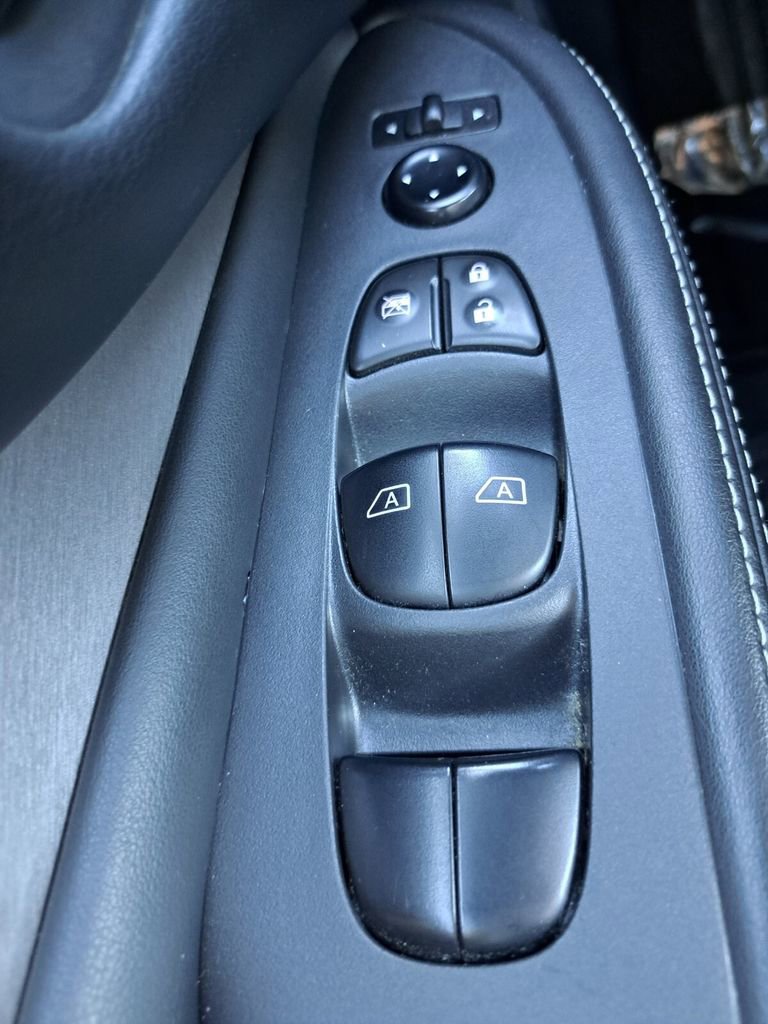 Used 2023 Nissan Murano SV image 15