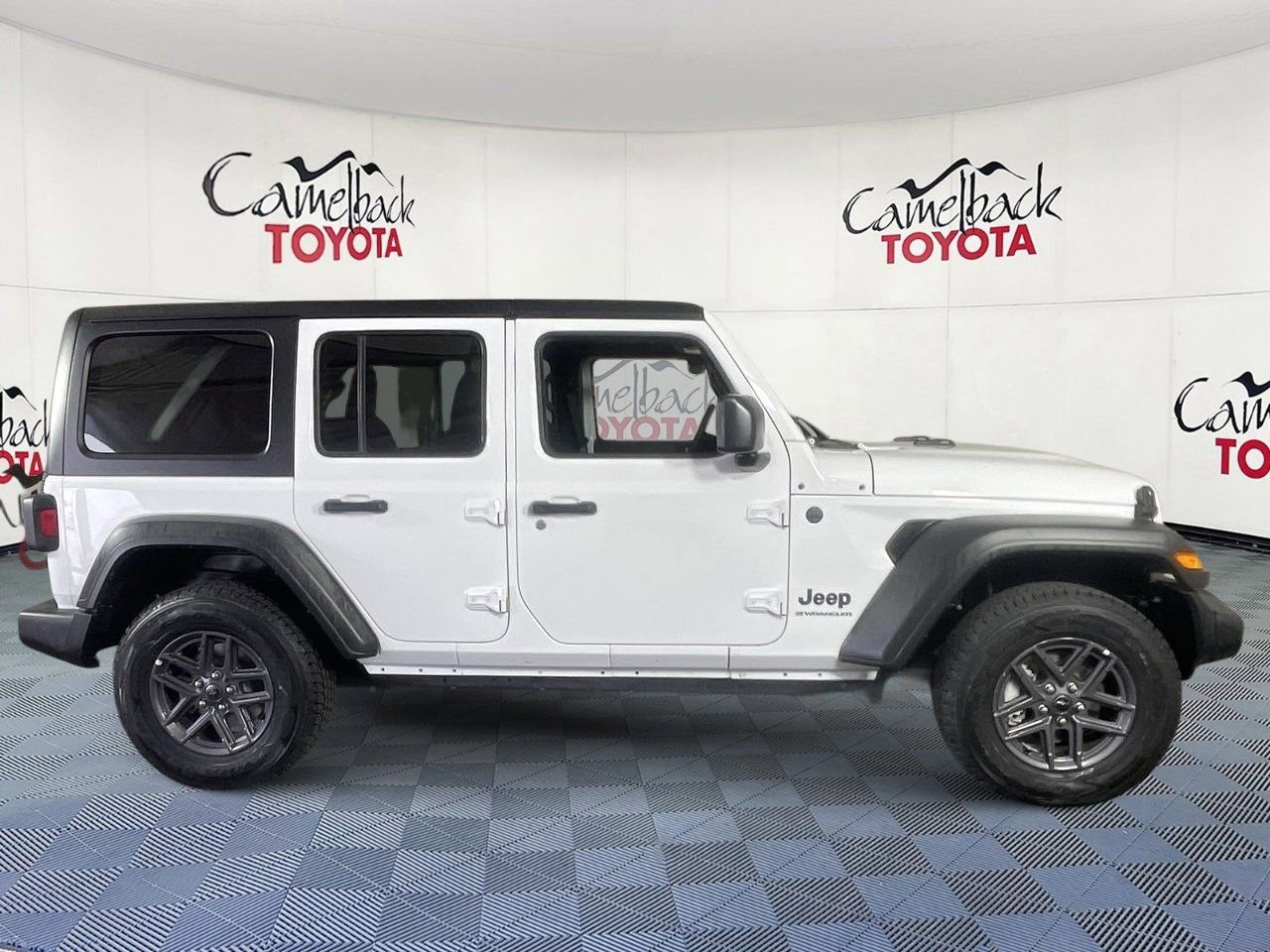 Used 2025 Jeep Wrangler Sport S AWD/4WD image 8