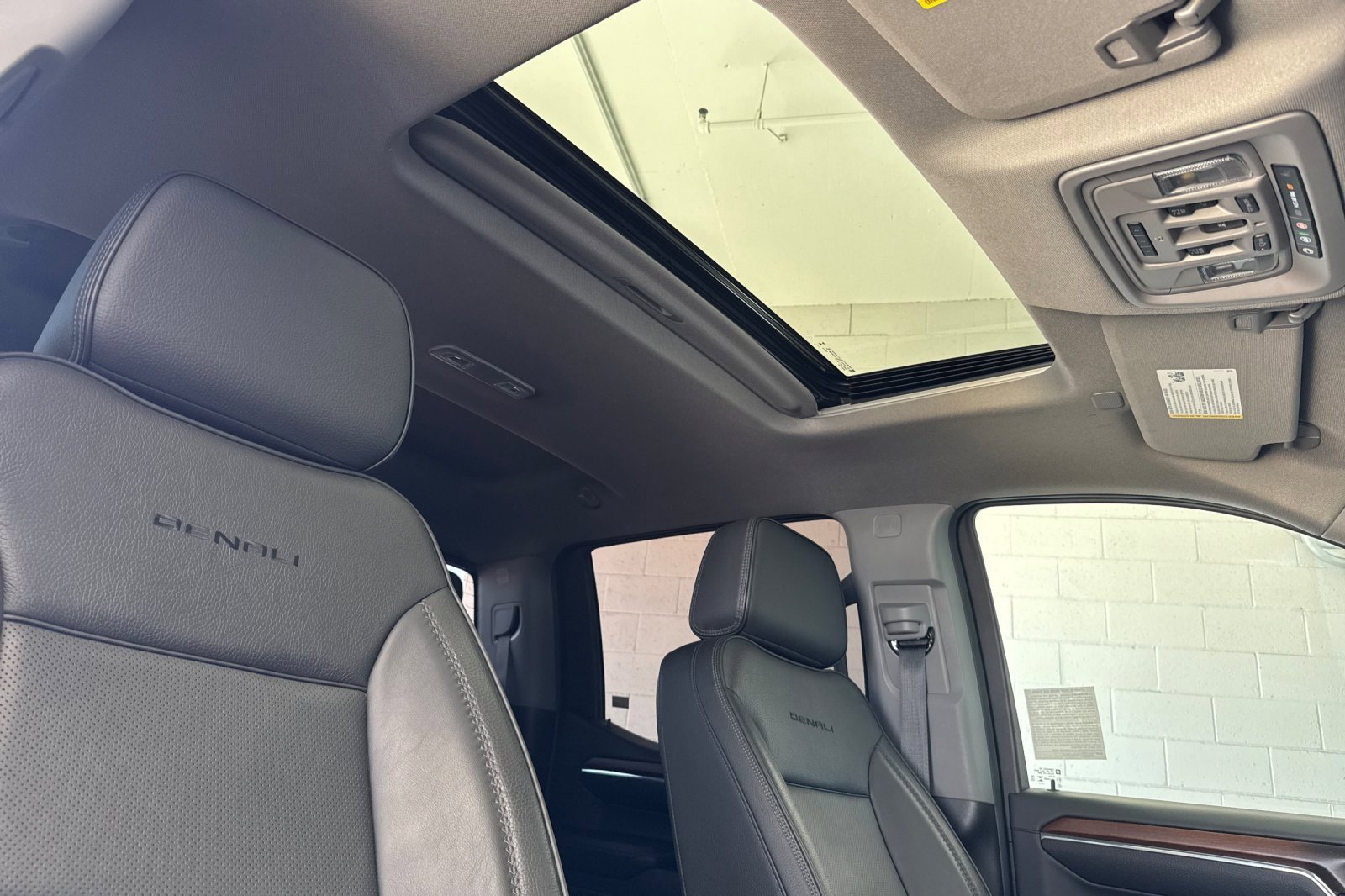 Used 2024 GMC Sierra 1500 Denali w/ Technology Package RWD image 15