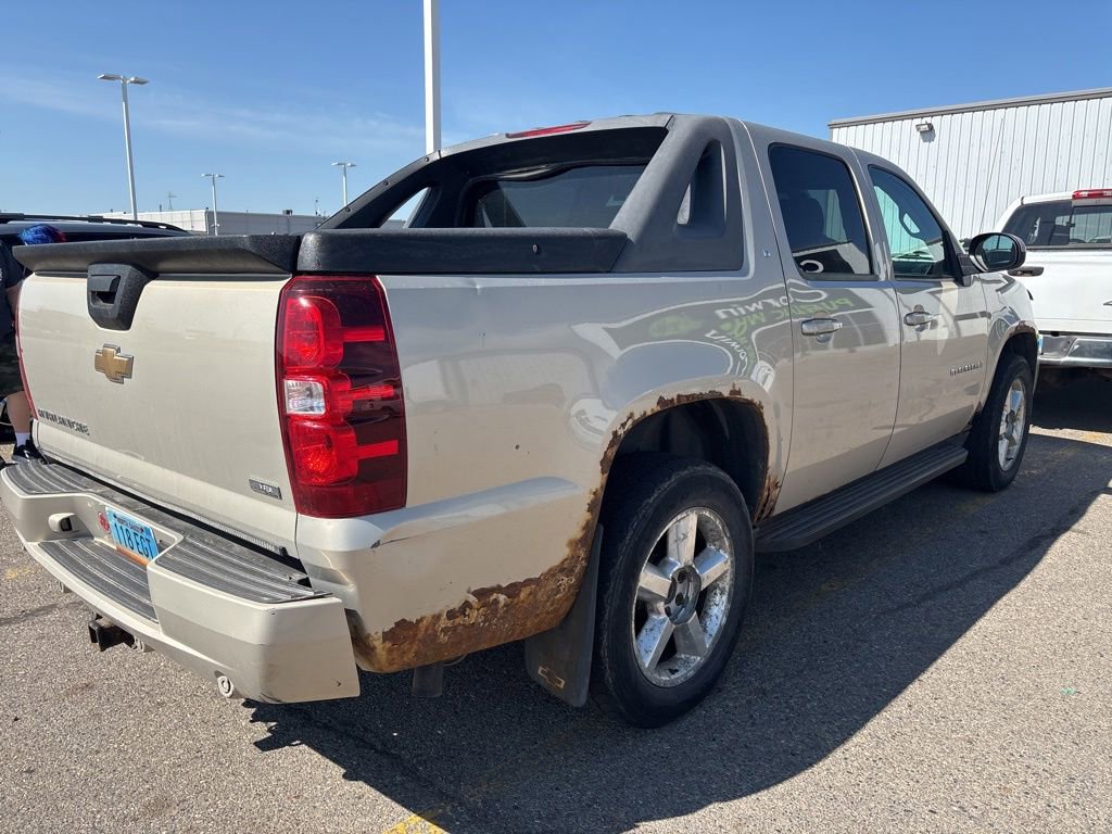 Used 2007 Chevrolet Avalanche LT w/ LT Preferred Equipment Group AWD/4WD image 7