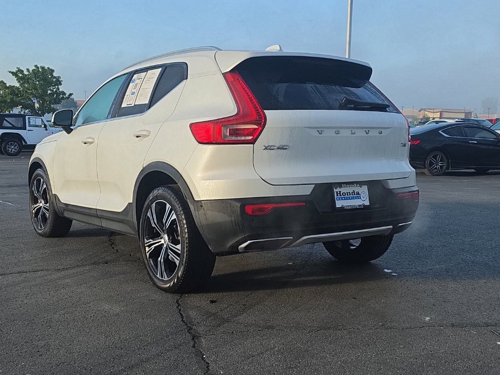 Used 2019 Volvo XC40 T4 Inscription FWD image 5
