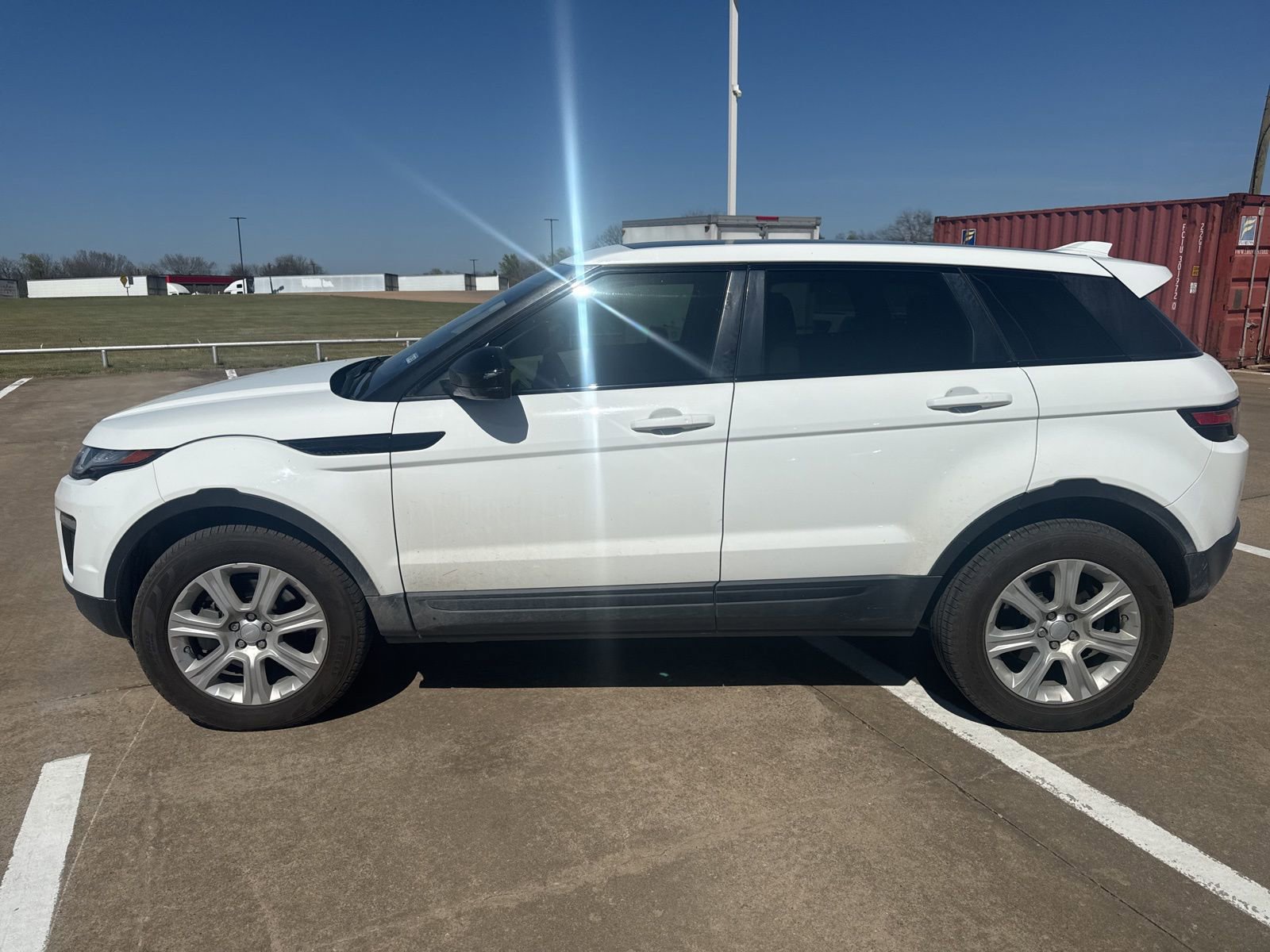 Used 2018 Land Rover Range Rover Evoque SE Premium AWD/4WD image 4