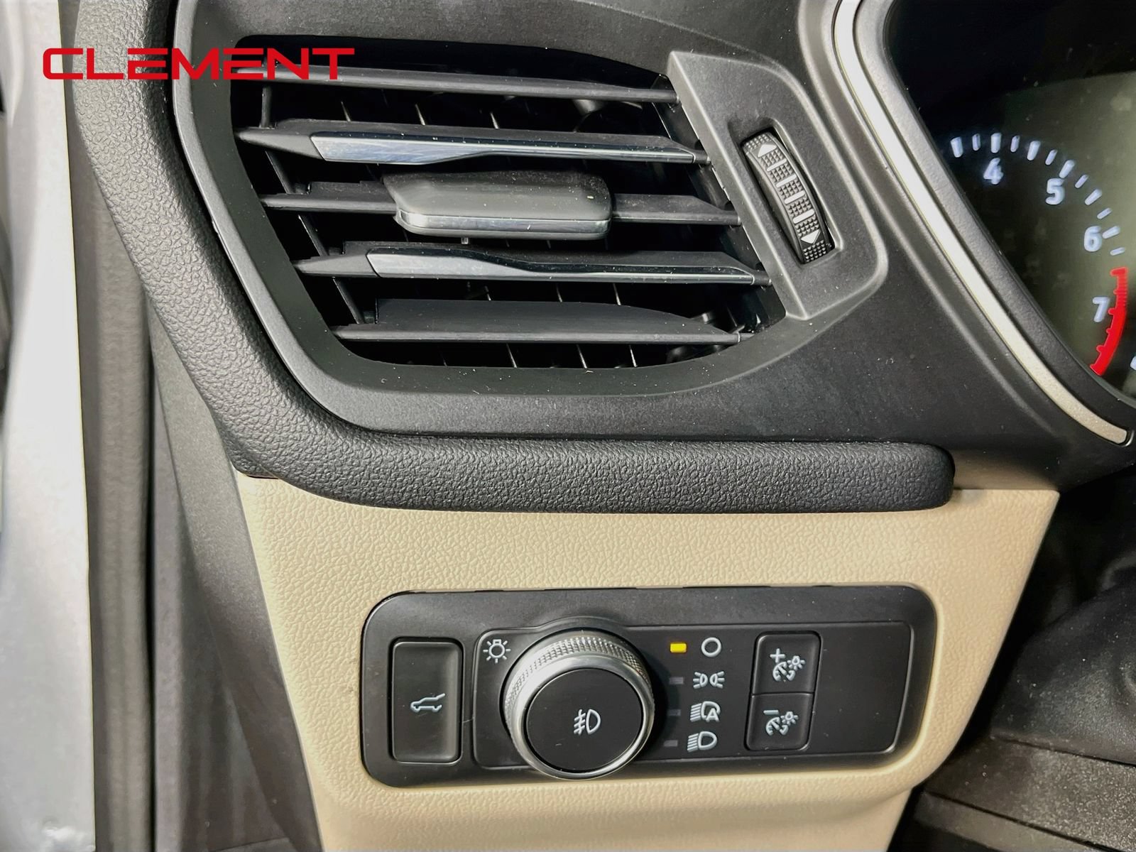 Used 2020 Ford Escape SEL FWD image 13