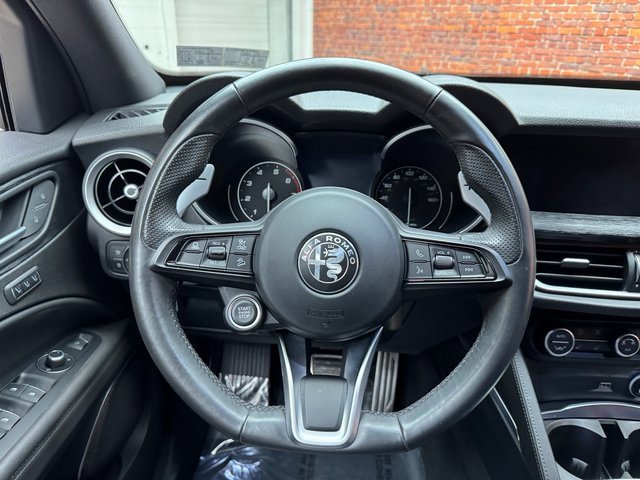 Used 2022 Alfa Romeo Stelvio Sprint image 15