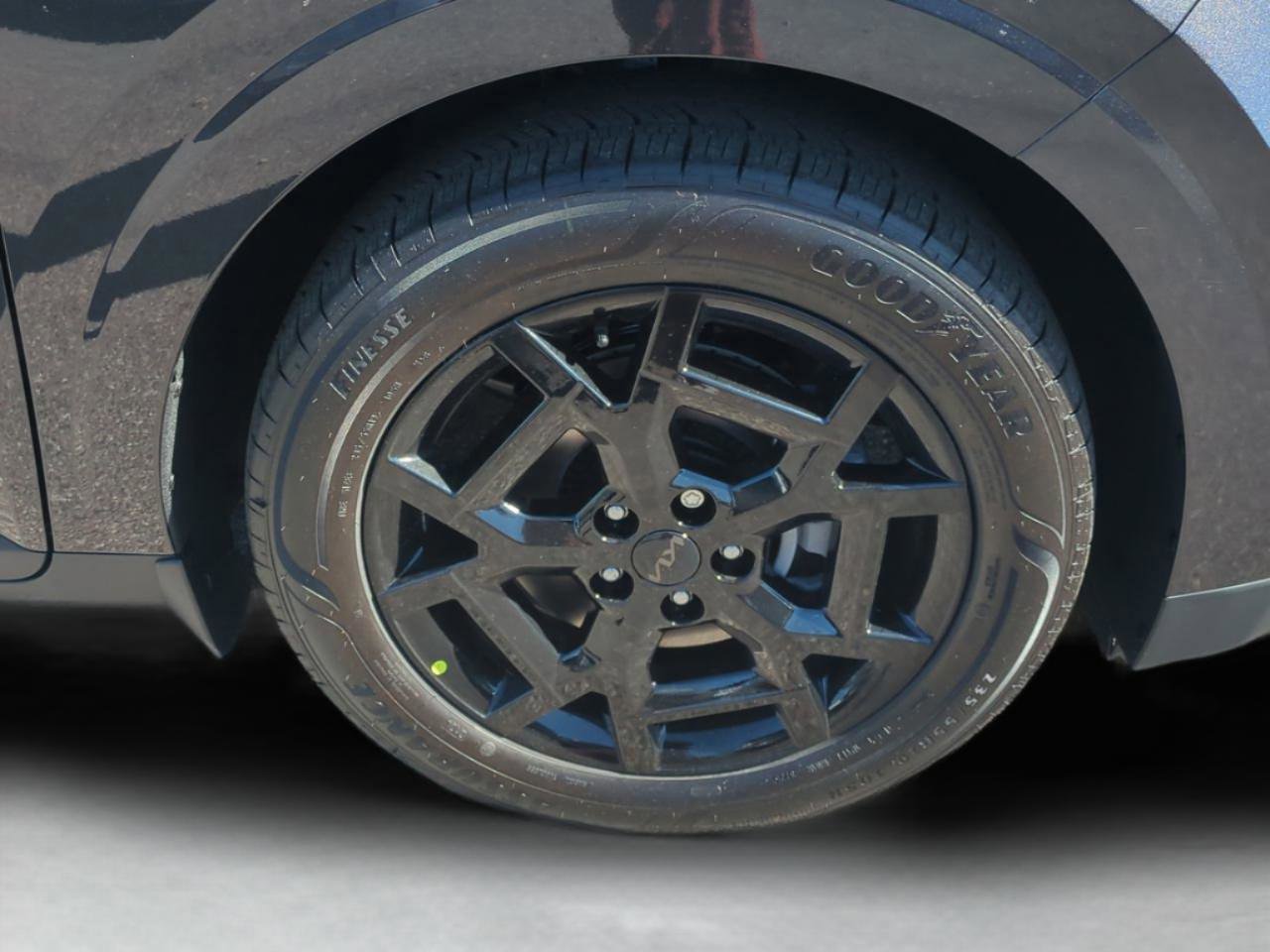 New 2026 Kia Carnival SX image 2