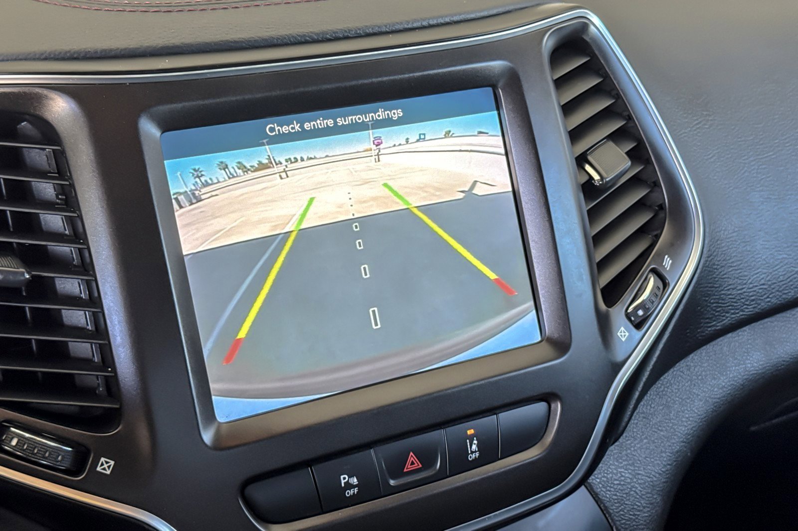 Used 2021 Jeep Cherokee Trailhawk image 18