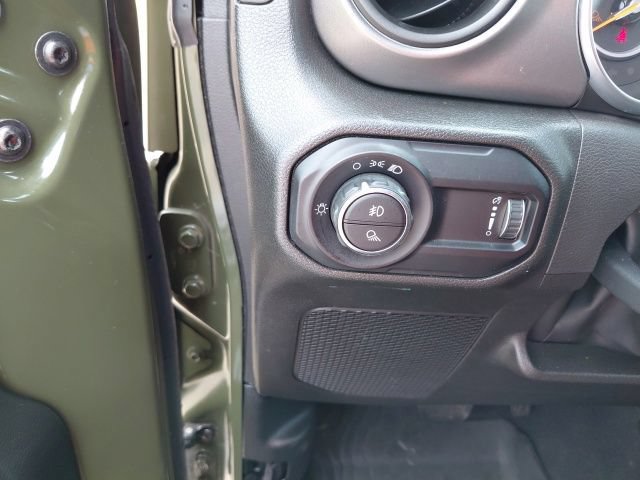 Used 2023 Jeep Gladiator Sport AWD/4WD image 13