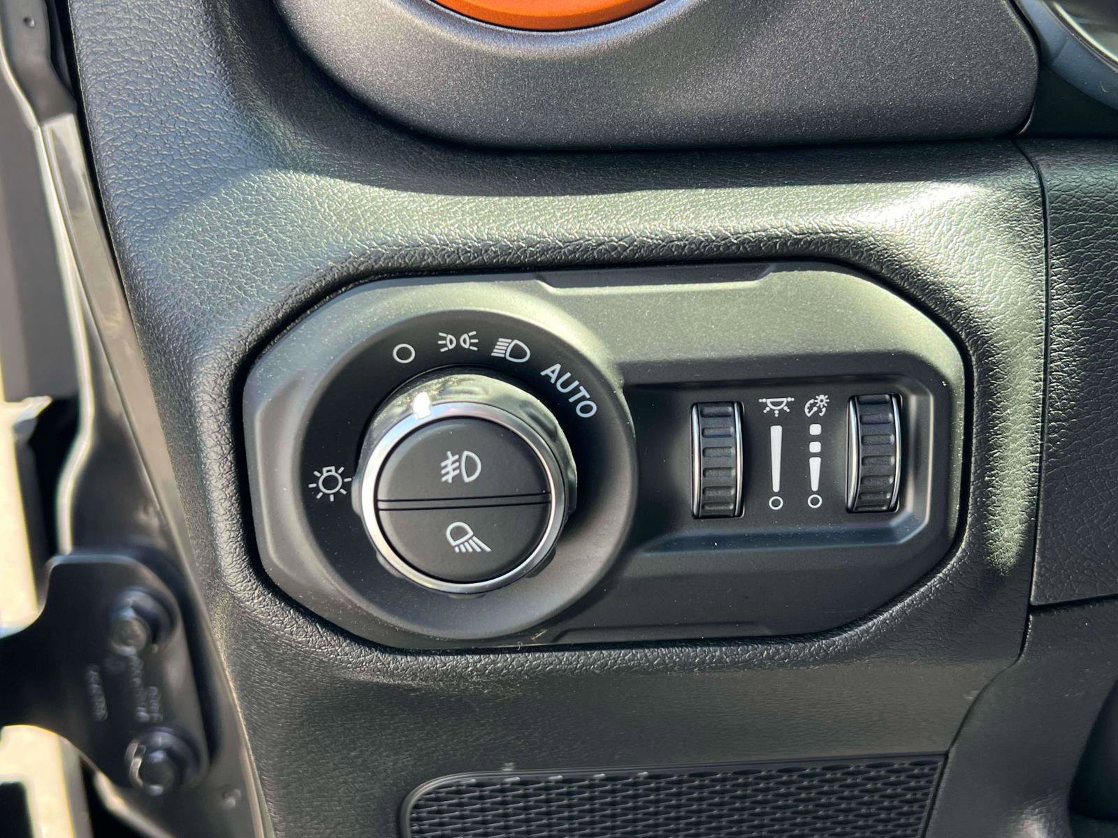 Used 2022 Jeep Gladiator Mojave w/ LED Lighting Group AWD/4WD image 17