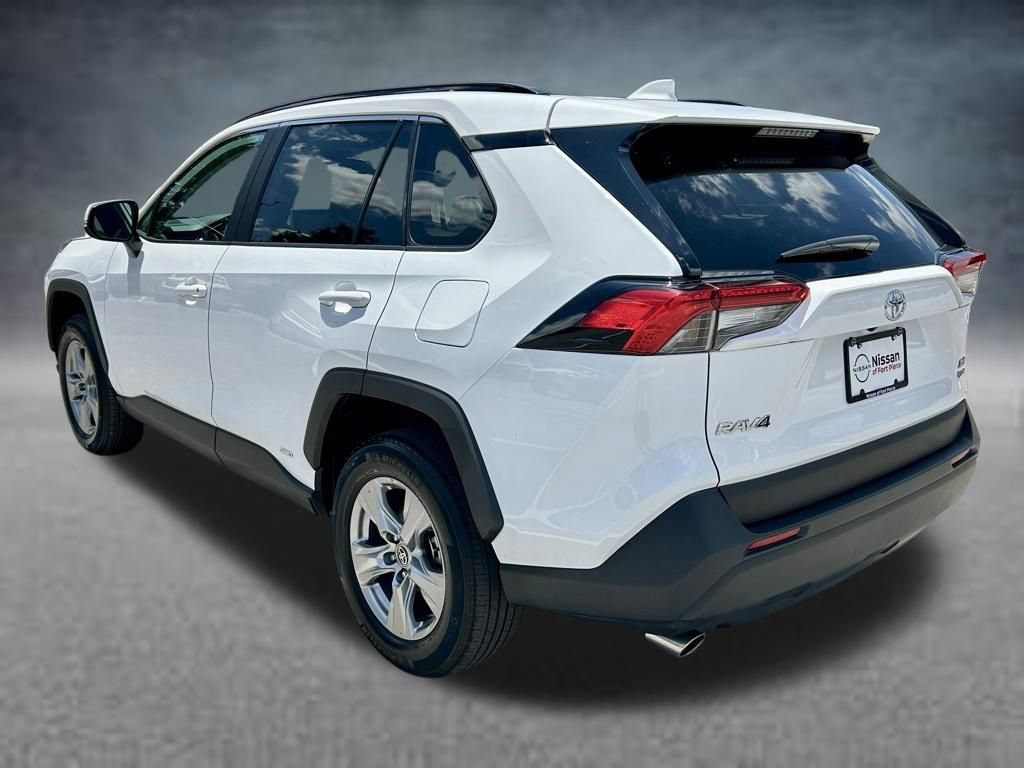 Used 2025 Toyota RAV4 XLE AWD/4WD image 8