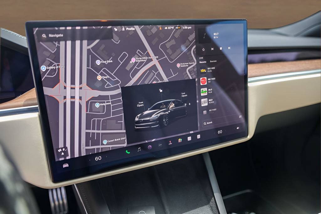 Used 2022 Tesla Model S AWD/4WD image 11