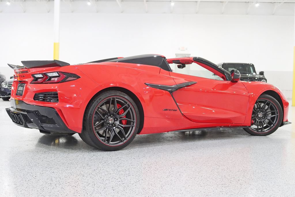 Used 2023 Chevrolet Corvette Z06 RWD image 11
