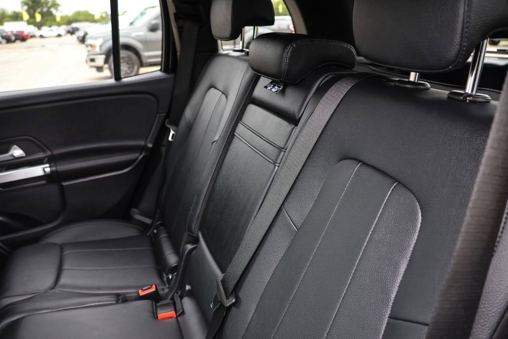 Used 2021 Mercedes-Benz GLB 250 GLB 250 image 35