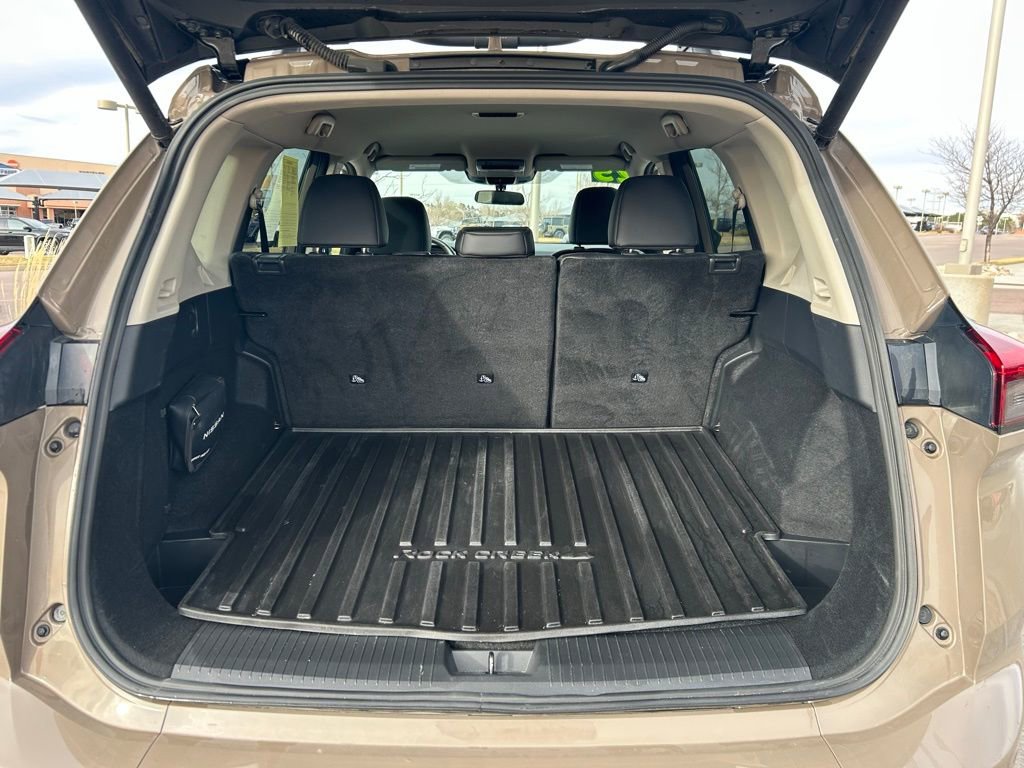 Used 2025 Nissan Rogue SV image 29