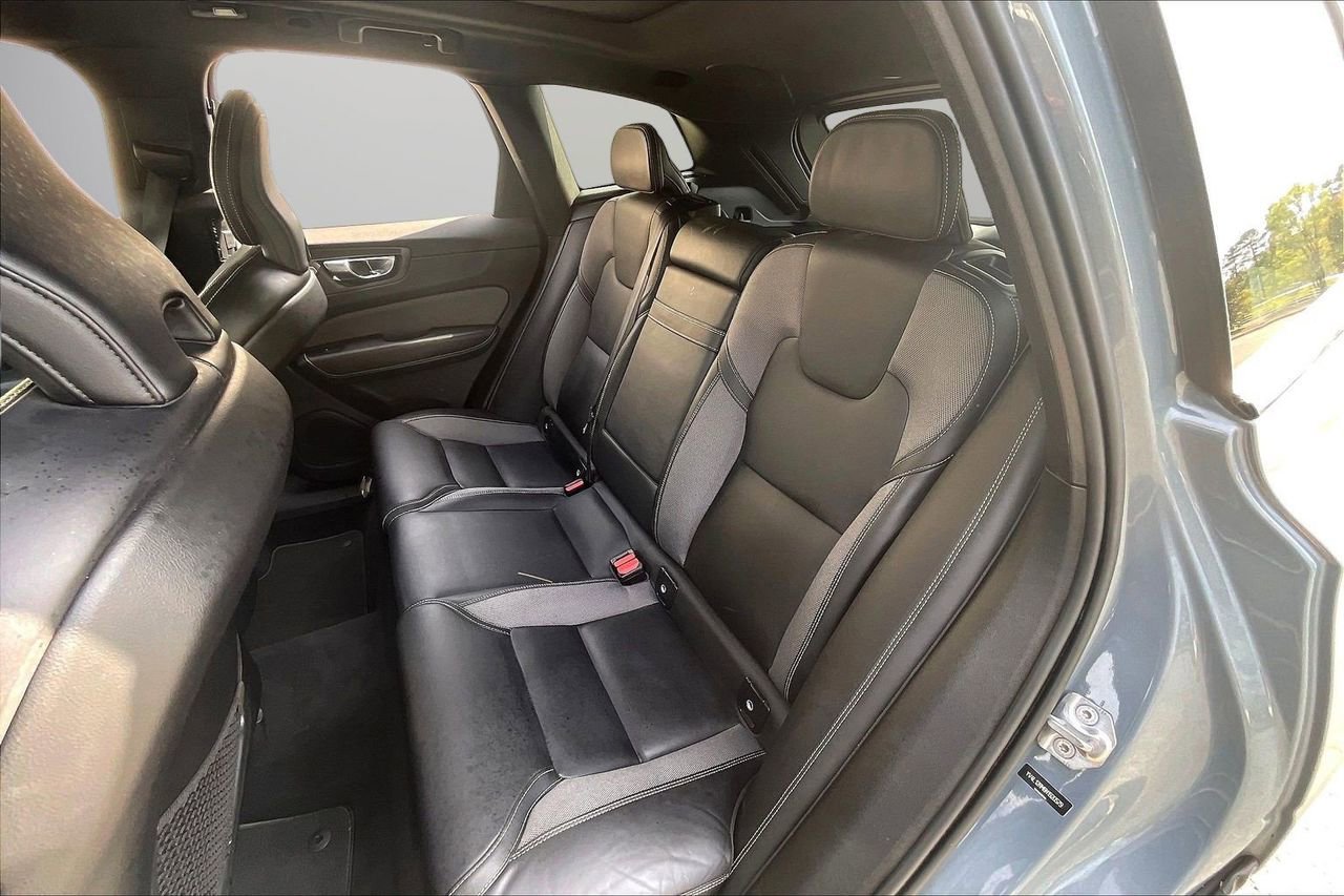 Used 2022 Volvo XC60 B5 R-Design w/ Advanced Package image 23