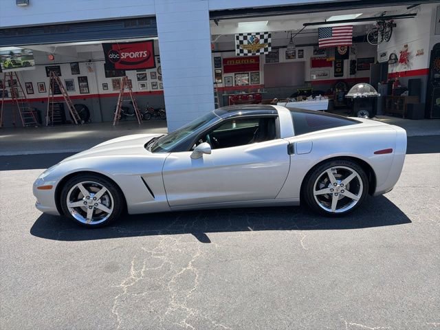 Used 2005 Chevrolet Corvette Coupe w/ Preferred Equipment Group RWD image 18