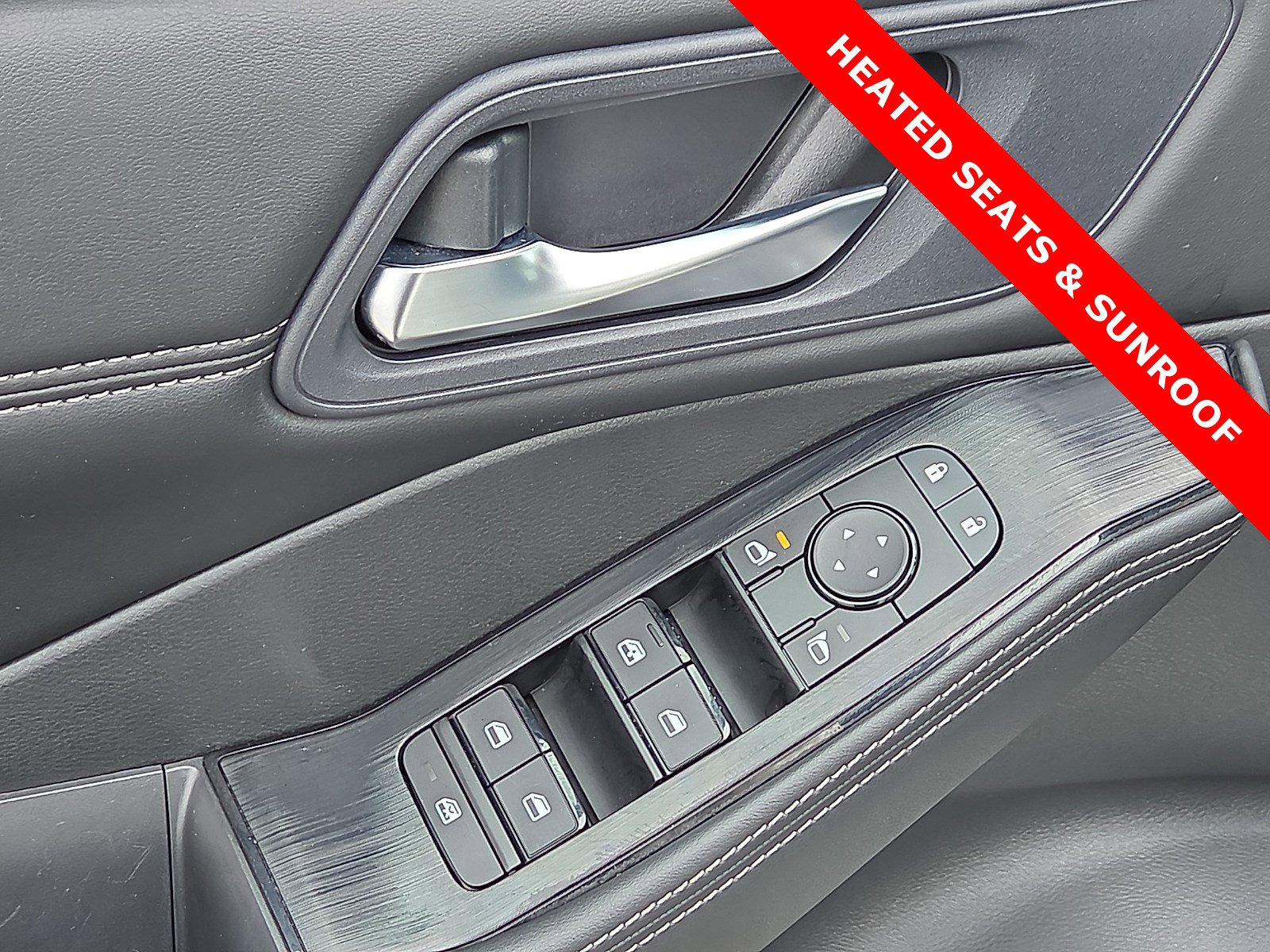 Used 2023 Nissan Rogue SV w/ SV Premium B Package image 13