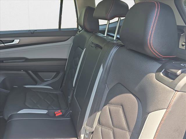 Used 2026 Volkswagen Atlas Peak Edition AWD/4WD image 16