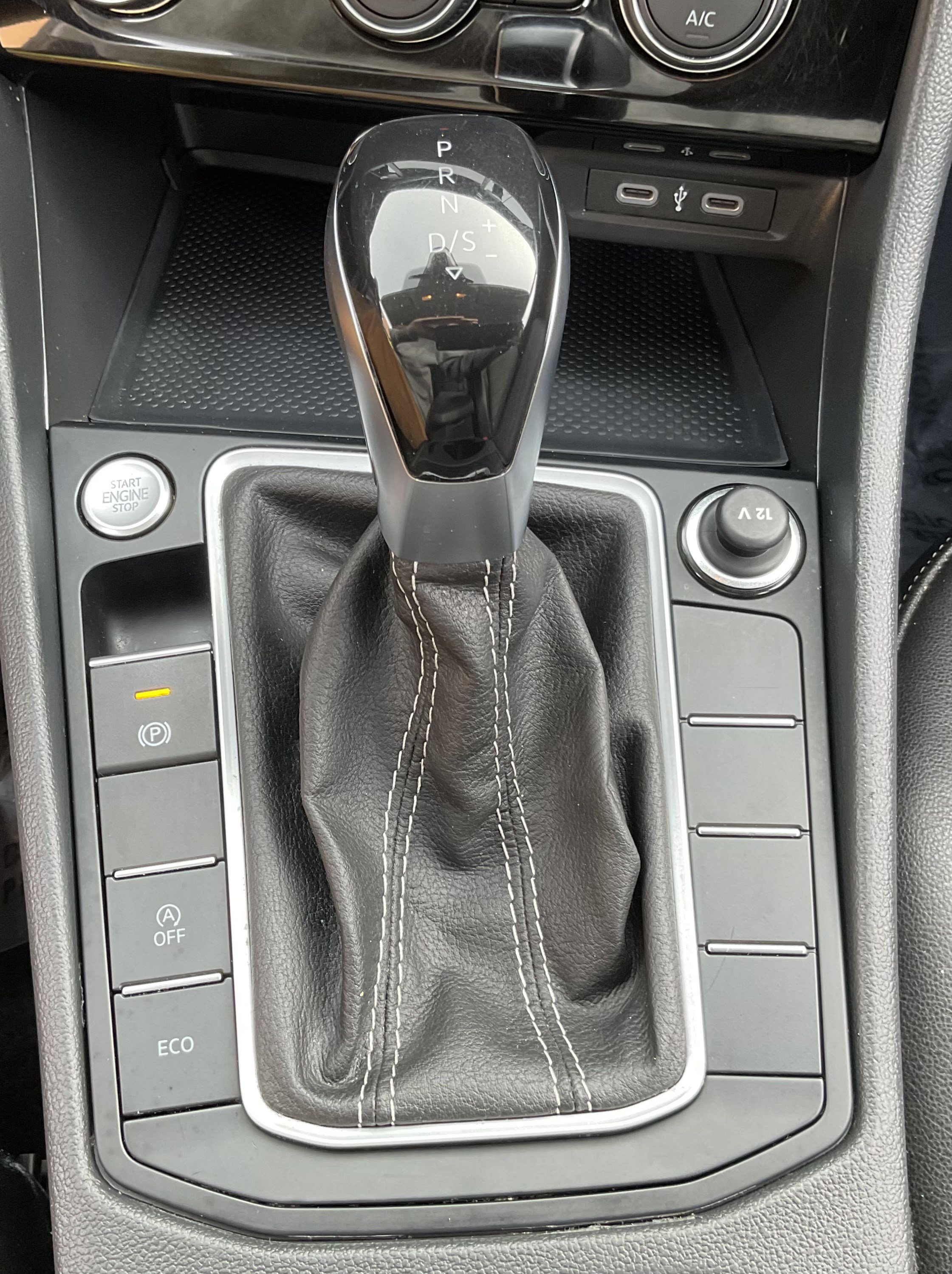 Used 2024 Volkswagen Jetta SE image 17