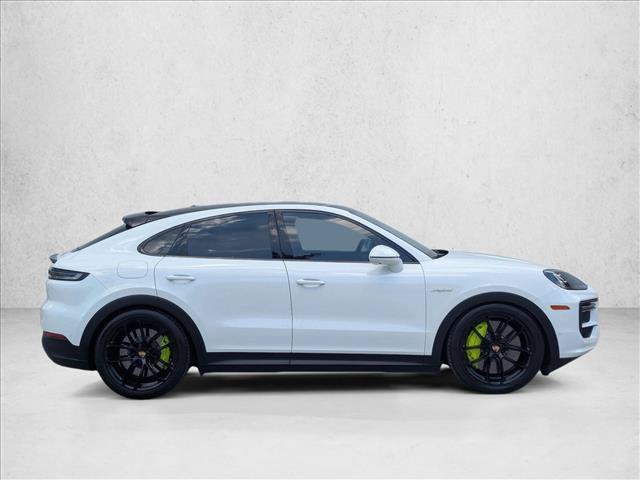 Used 2024 Porsche Cayenne Turbo AWD/4WD image 4