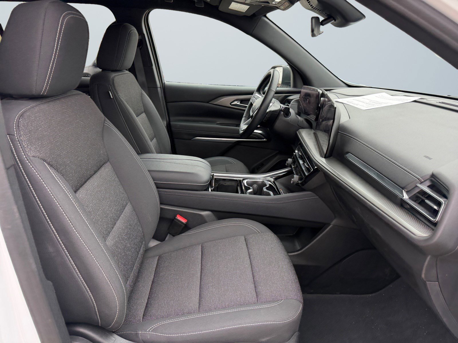 Used 2024 Chevrolet Traverse LT image 18