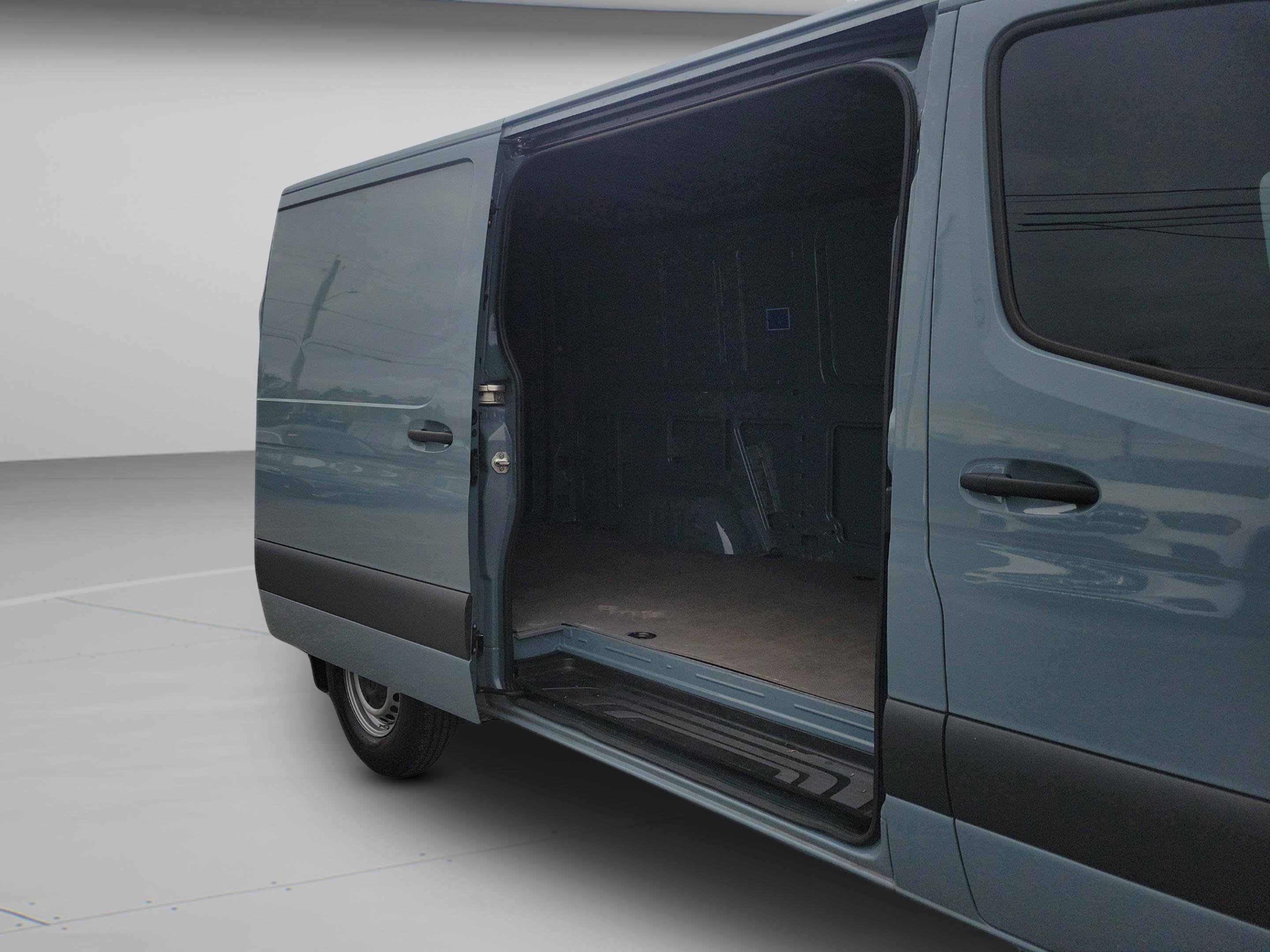Used 2024 Mercedes-Benz Sprinter 2500 image 12