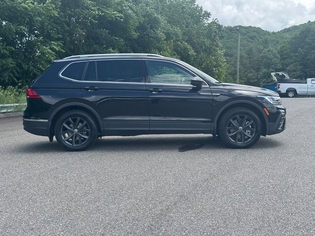 Used 2024 Volkswagen Tiguan SE AWD/4WD image 8
