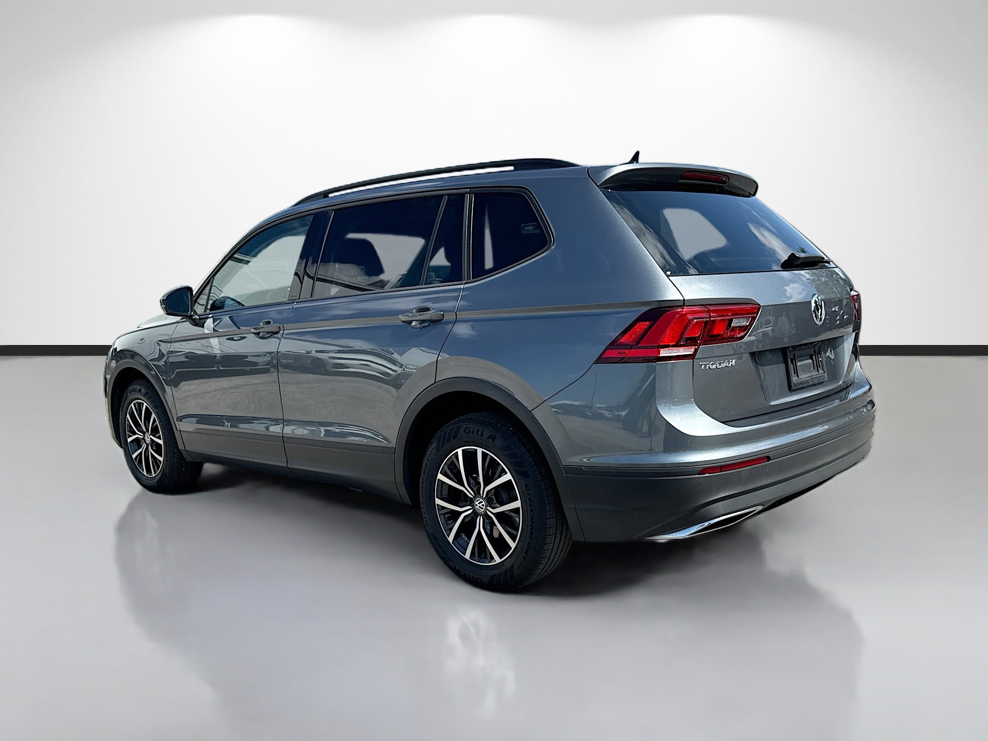 Used 2021 Volkswagen Tiguan S FWD image 5
