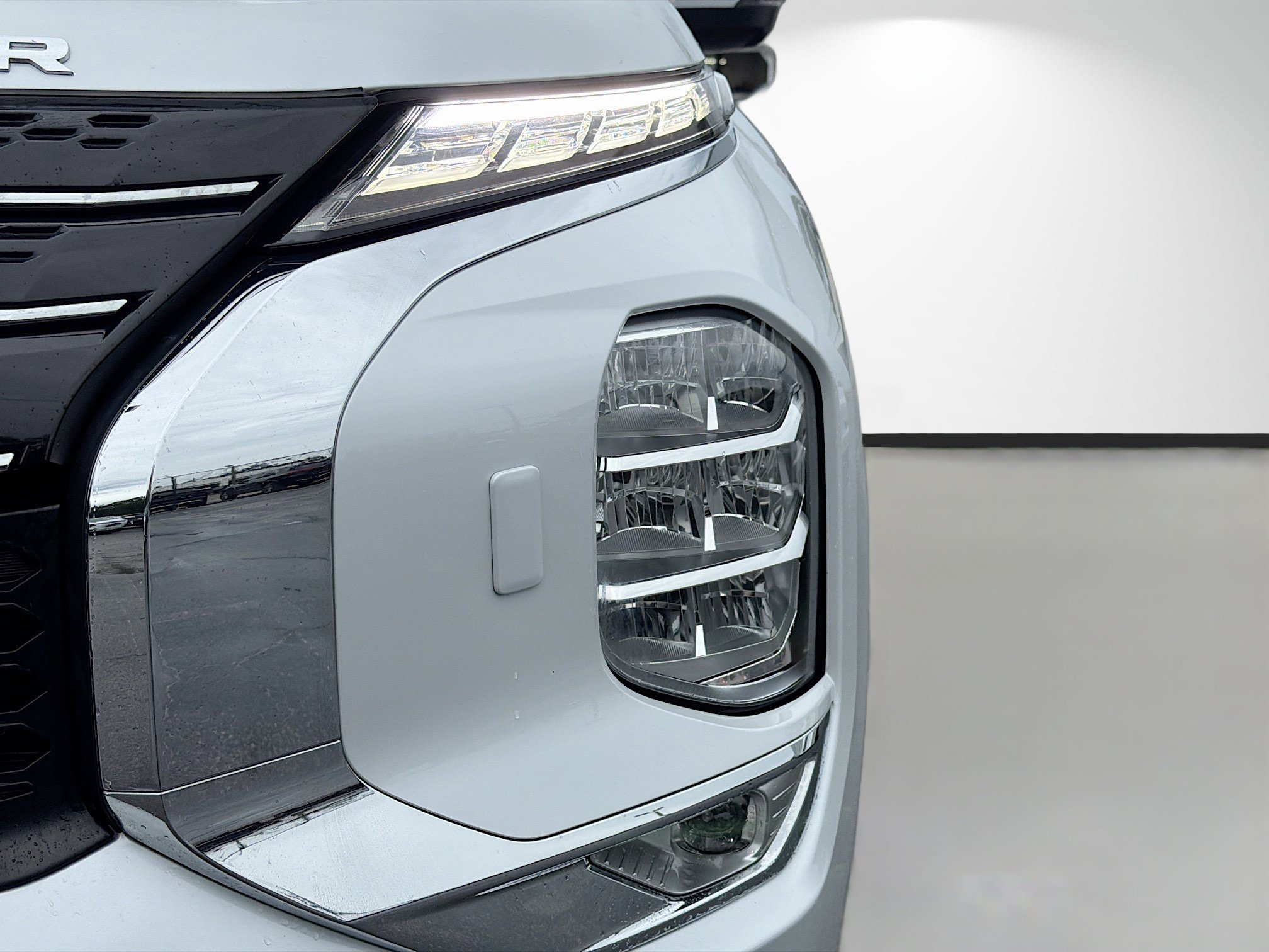 Used 2022 Mitsubishi Outlander SE AWD/4WD image 9