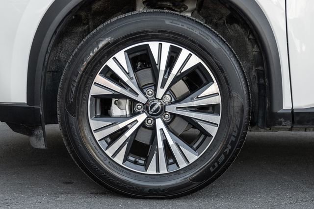 Used 2023 Nissan Rogue SV FWD image 14