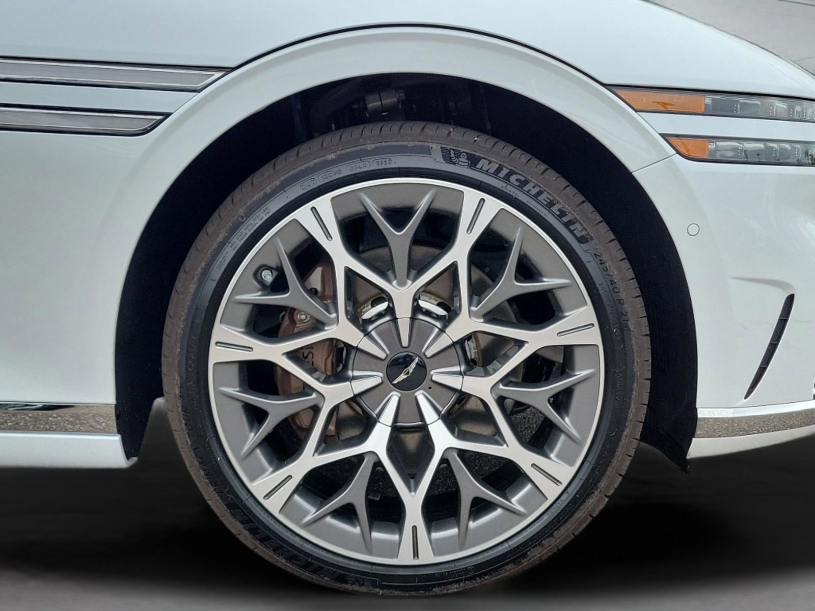 Used 2025 Genesis G90 3.5T AWD/4WD image 40