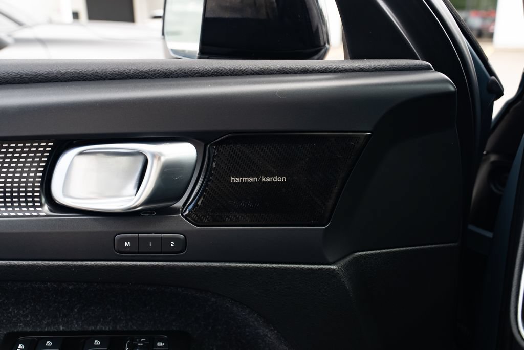 Used 2021 Volvo XC40 P8 Recharge w/ Advanced Package AWD/4WD image 17