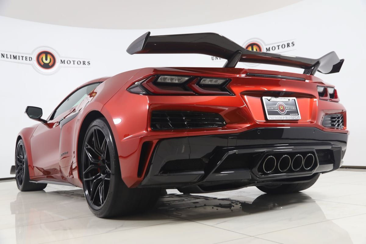 Used 2025 Chevrolet Corvette Z06 w/ Z07 Performance Package RWD image 40