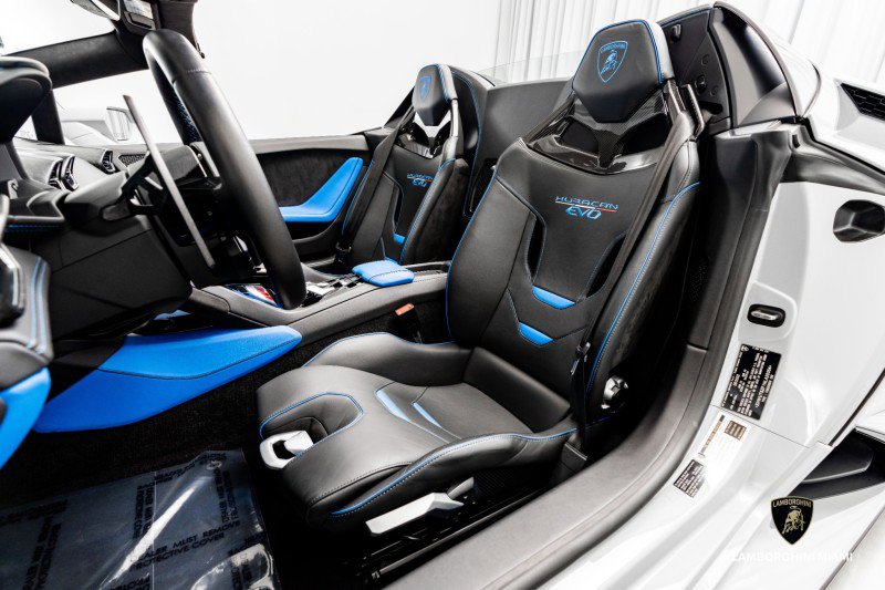 Used 2022 Lamborghini Huracan EVO image 33