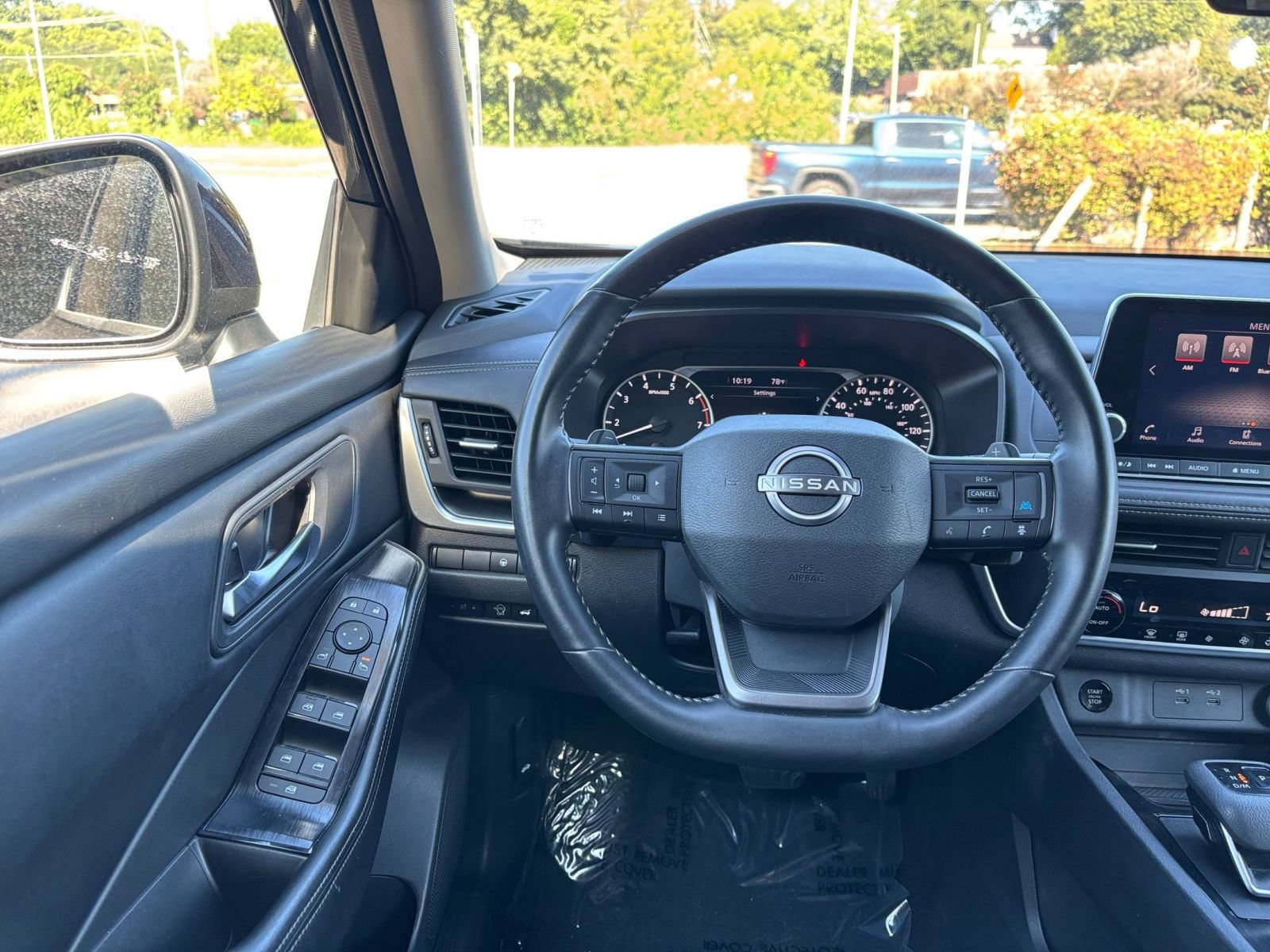 Used 2025 Nissan Rogue SV FWD image 33